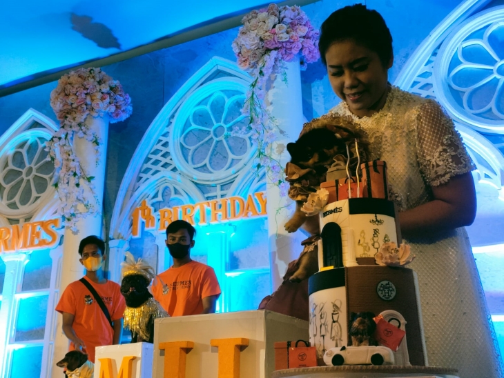 Hermes bersama pemiliknya. (Foto: MP/Budi Lentera)