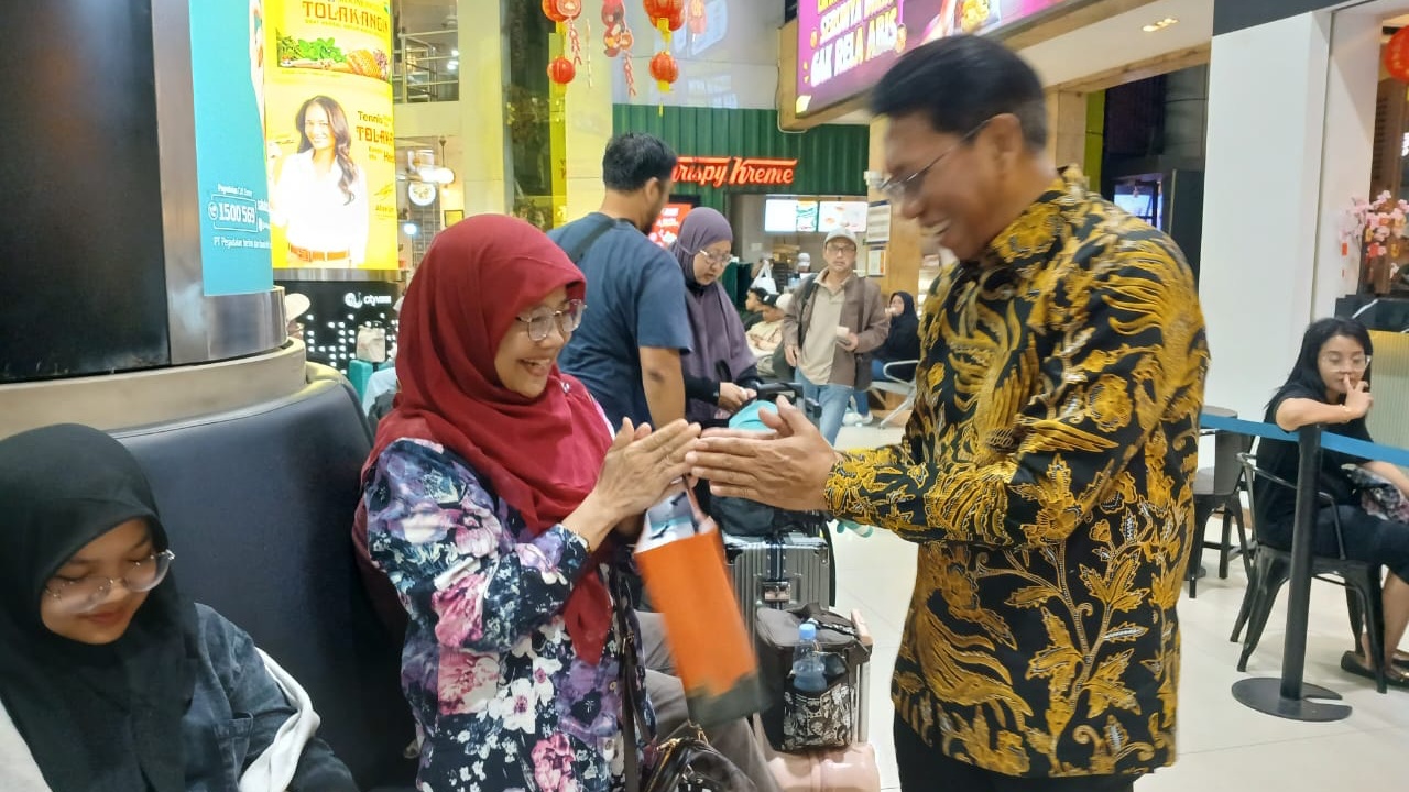 Banjir di Grobogan, Dirut KAI Minta Maaf Langsung ke Pelanggan atas Keterlambatan Kereta