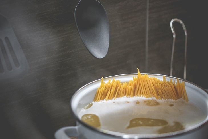 Rebusan air pasta ditambahkan garam supaya memberikan rasa. (Foto: Pixabay/picjumbo_com)