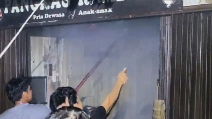 12 Kios Pasar Krenso Bidara Cina Hangus Terbakar, Kerugian Capai Rp 450 Juta