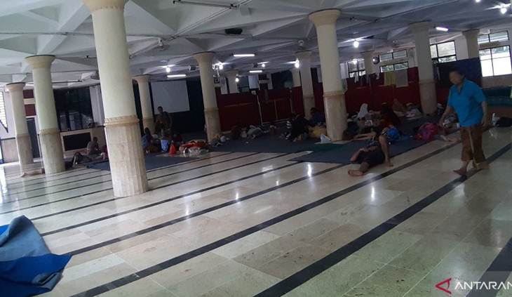 Suasana banjir di RT.08/01 Gang Alfalah IV Kelurahan Bendungan Hilir, Jakarta Pusat, Kamis (2/1/2020). (ANTARA/Katriana)