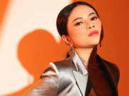 Delladevina Perkenalkan Diri Kembali dengan Trilogi Single