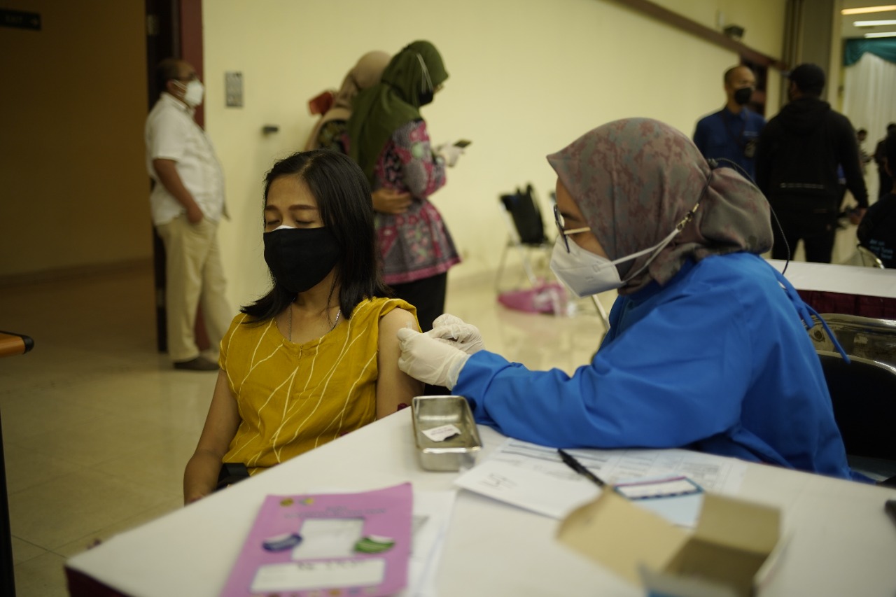 Vaksinasi ibu hamil di UGM. Foto: Humas UGM