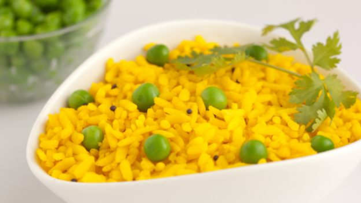 Sajikan Nasi Goreng Khas India, Poha, di Meja Makan Anda Pagi ini