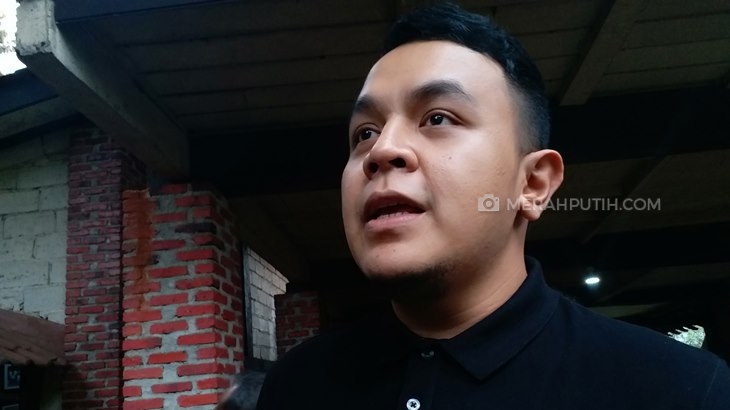 Meskipun Tak Mengenal, Tulus Beri Penghormatan Atas Dedikasi Yon Koeswoyo
