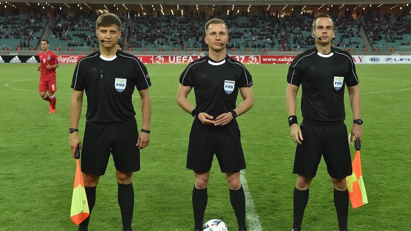 Mabuk sebelum Pertandingan, 2 Wasit Polandia Dicopot dari Liga Champions