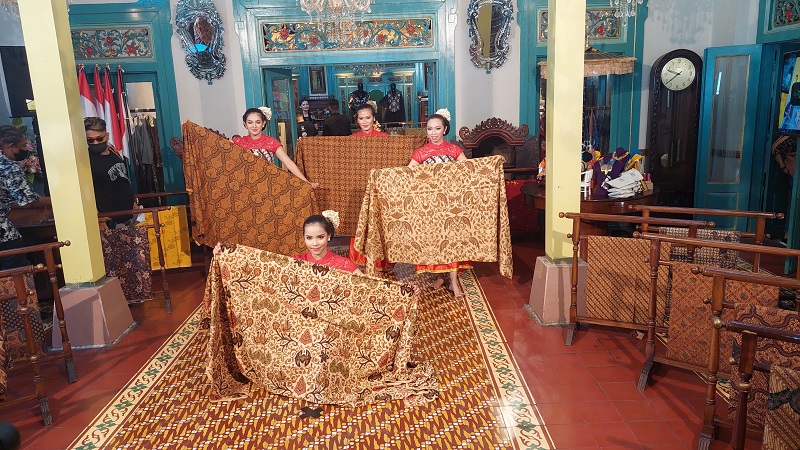 Hari Batik Nasional, Gibran Janji Perbaiki Akses Kampung Batik Kauman