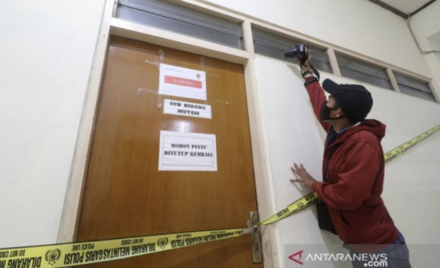 KPK Amankan 10 Orang Terkait OTT Bupati Nganjuk