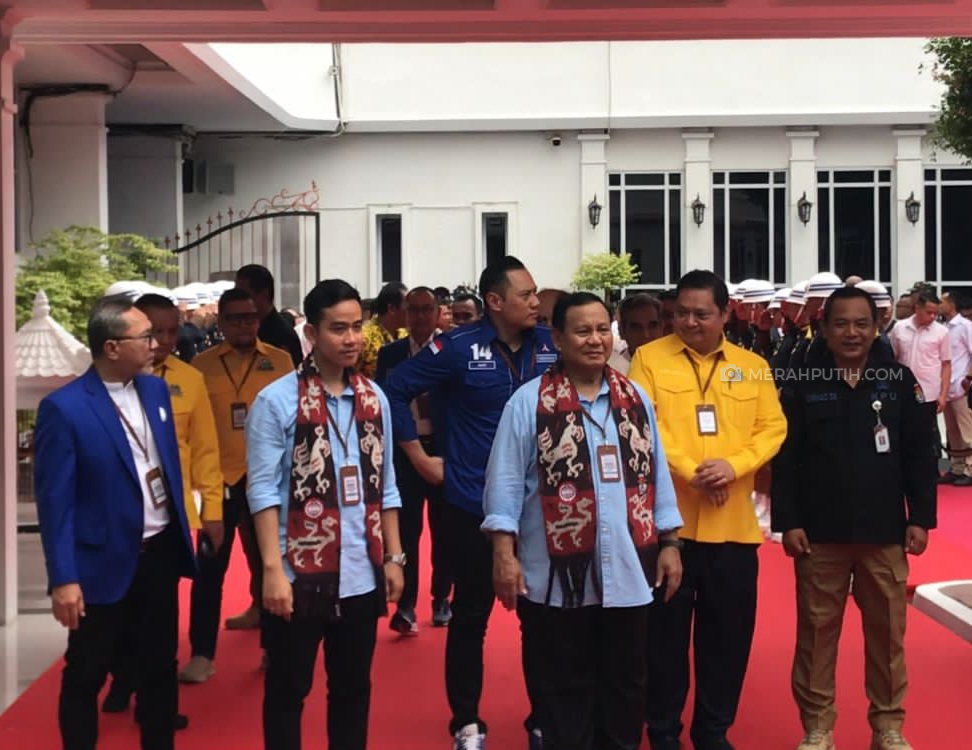 Dinilai Bukan Lagi Kader PDIP, Gibran: Saya Patuh Aturan