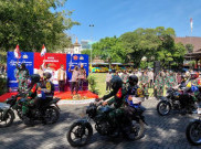 Kapolri-Panglima TNI Sebar 30.000 Paket Sembako Bagi Warga Terdampak PPKM Darurat di Kampung Jokowi