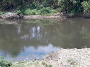 Pengrajin Alkohol Ciu Pembuang Limbah ke Sungai Bengawan Solo Diancam 3 Tahun Bui