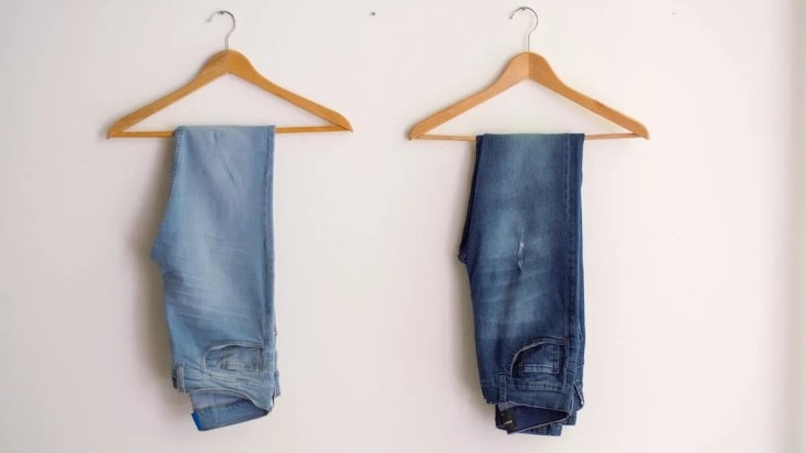 Begini Cara Lipat Celana Denim untuk di Lemari Rumah dan di Koper