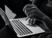 Memangku Laptop Ternyata Berbahaya bagi Kesehatan