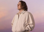 Kesehatan Membaik, Lewis Capaldi Siap Kembali ke Industri Musik