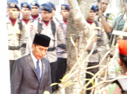 Haru Lagu Gugur Bunga, Zikir dan Tembakan Salvo di Pemakaman Habibie