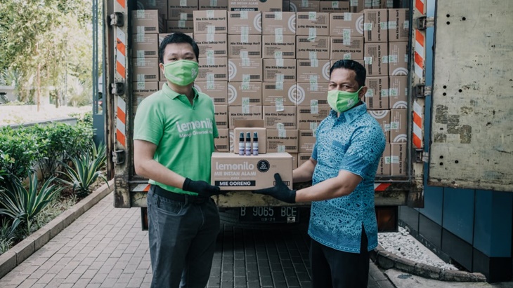 Lemonilo Donasikan Kebutuhan Pokok untuk Ratusan Pengemudi Taksi