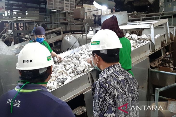 Perppu Ciptaker: Libur Pekerja Cuma Boleh 1 Hari dalam Seminggu