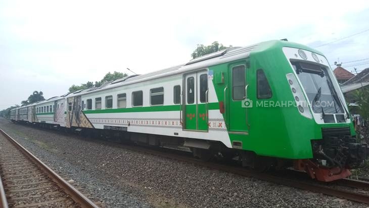 Operasional kereta api KA Bandara Internasional Adi Soemarmo (KA BIAS) Solo, Jawa Tengah dihentikan sementara, Jumat (10/4) (MP/Ismail)