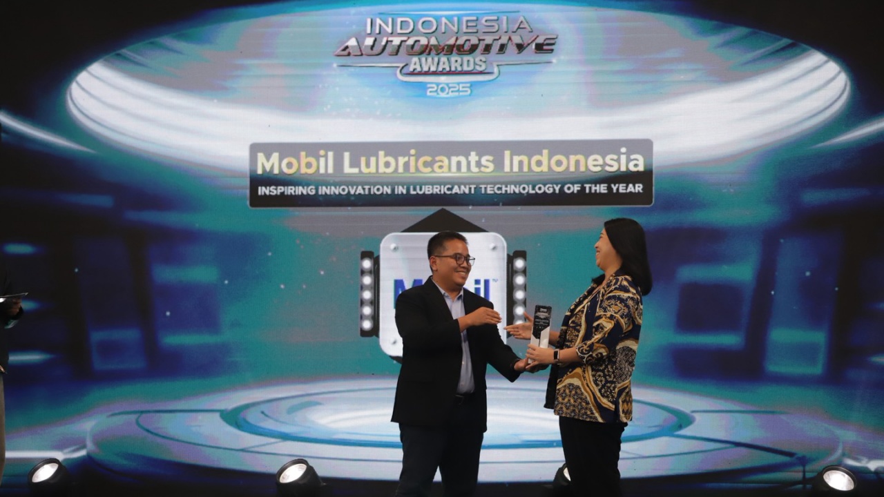 Mobil Lubricants Terima Penghargaan Spesial di Indonesia Automotive Awards 2025