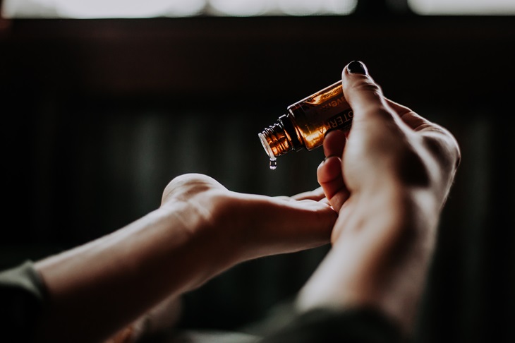 Minyak argan juga dapat menyembuhkan beberapa penyakit kronis. (Foto: Unsplash/Christin Hume)