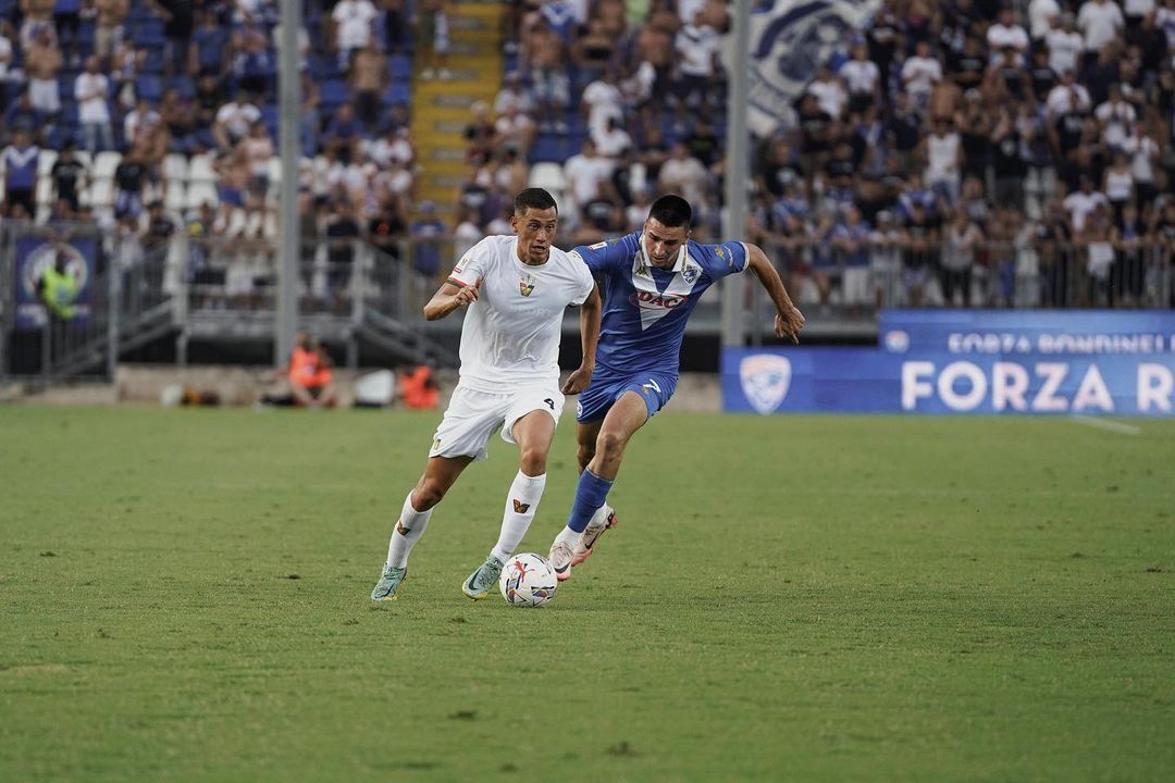 Jay Idzes hampir mencetak gol ke gawang Fiorentina