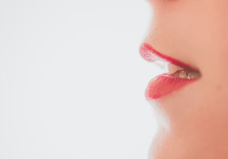 Bibir Segar dan Sehat Seharian dengan Emina Glossy Stain