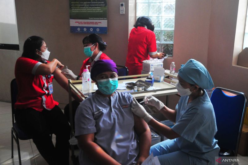 Kasus Kematian COVID-19 Meningkat, Anggota DPR Minta Booster Dikebut