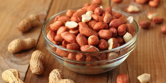 Mengonsumsi Kacang (Pinterest:kiwilimón)