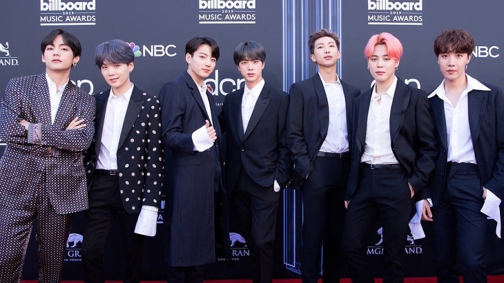 3 Fandom K-Pop yang Habiskan Uang Paling Banyak untuk Idolanya