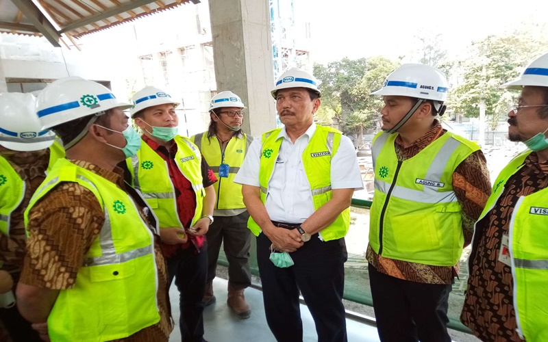 Luhut tinjau pembangunan Masjid Taman Sriwedari di Solo
