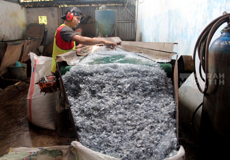 Pengusaha Mulai Naikkan Harga Akibat Harga Plastik Melambung