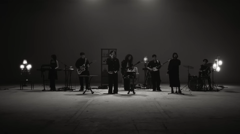 Lirik lagu Semua Lagu Cinta Terdengar Sama Hindia