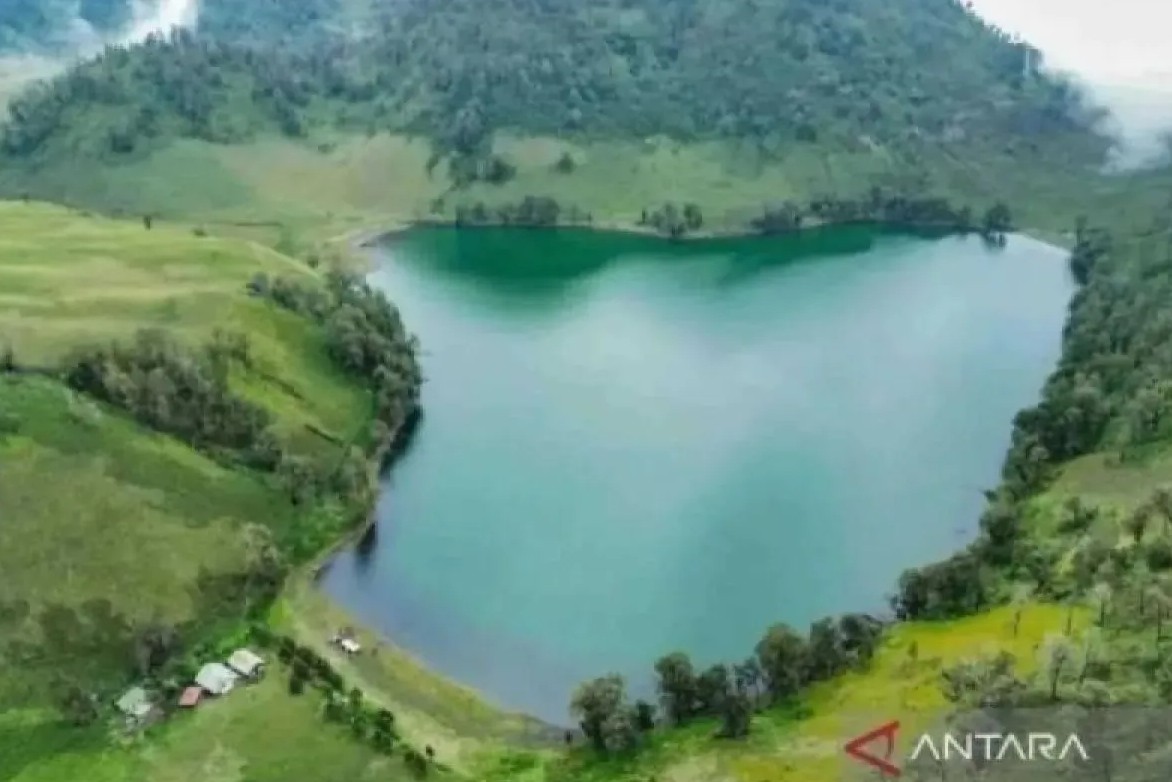 Nekat Terobos Gunung Semeru Saat Ditutup, 8 Pendaki Masuk Blacklist