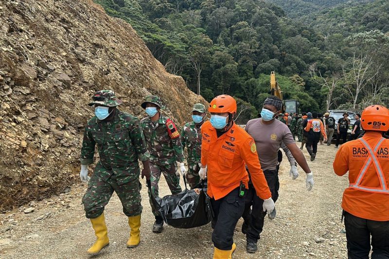 Pencarian Korban Banjir Bandang Tambang Emas Arfak Terkendala Medan, 15 Penambang Ditemukan Tewas