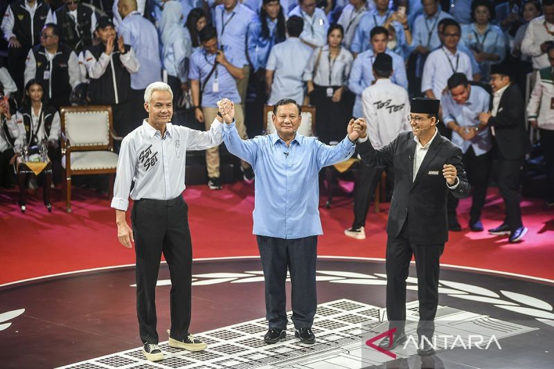 Ketiadaan Meja Saat Debat Perdana Jadi Bahan Evaluasi KPU