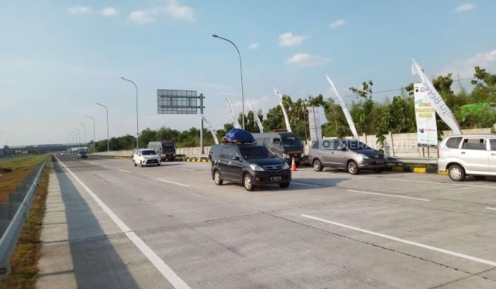 Pemudik Mulai Padati Ruas Jalan Tol Solo-Ngawi dan Solo-Semarang