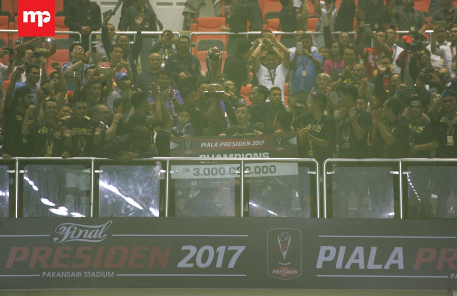 Aji Santoso Instruksikan Anak Asuhnya Main Lepas