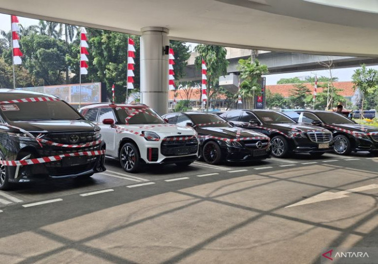 Kejagung Buru Aset Milik Riza Chalid, Sudah Sita Mobil dan Uang Tunai