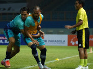 Dua Pemain Persib Pulang ke Bandung Lebih Awal karena Cedera