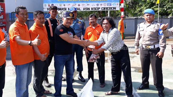 KSOP Kelas II Cirebon Bagikan 17 Ekor Sapi dan 19 Ekor Kambing