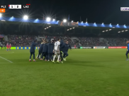 Lazio Kalahkan Tuan Rumah Plzen dengan Sembilan Pemain, Gol Spektakuler Isaksen Penentu Kemenangan