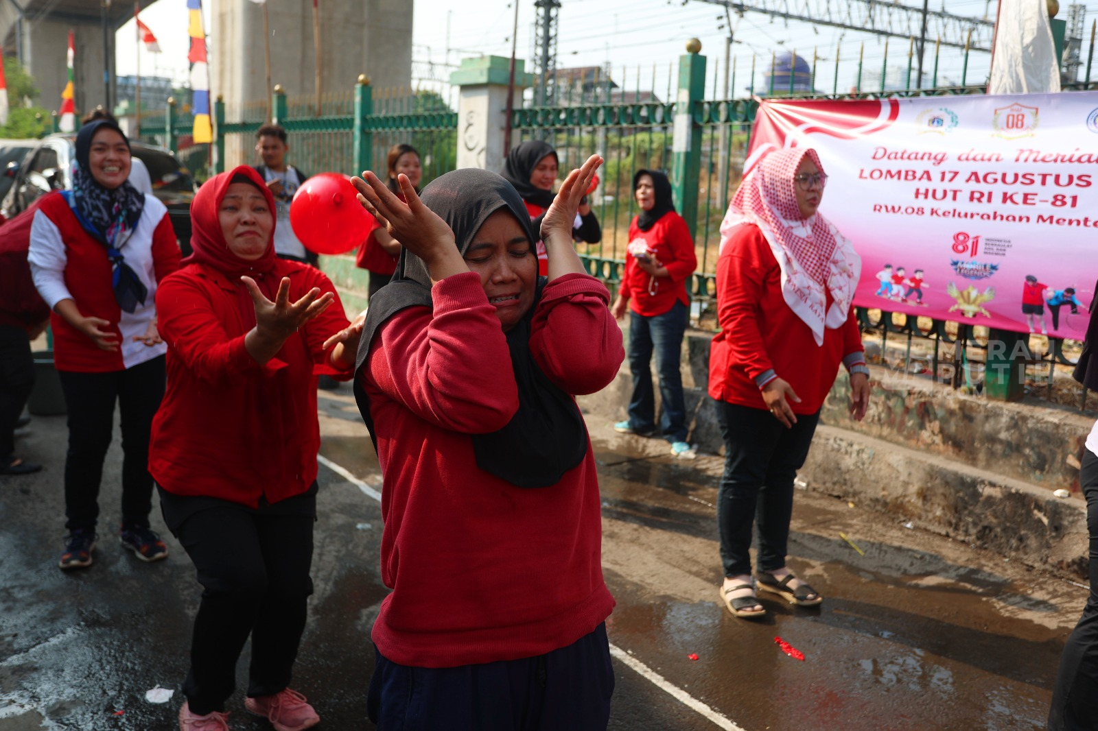 Keceriaan Warga Jakarta Ikuti Lomba Rayakan HUT ke-81 Kemerdekaan RI
