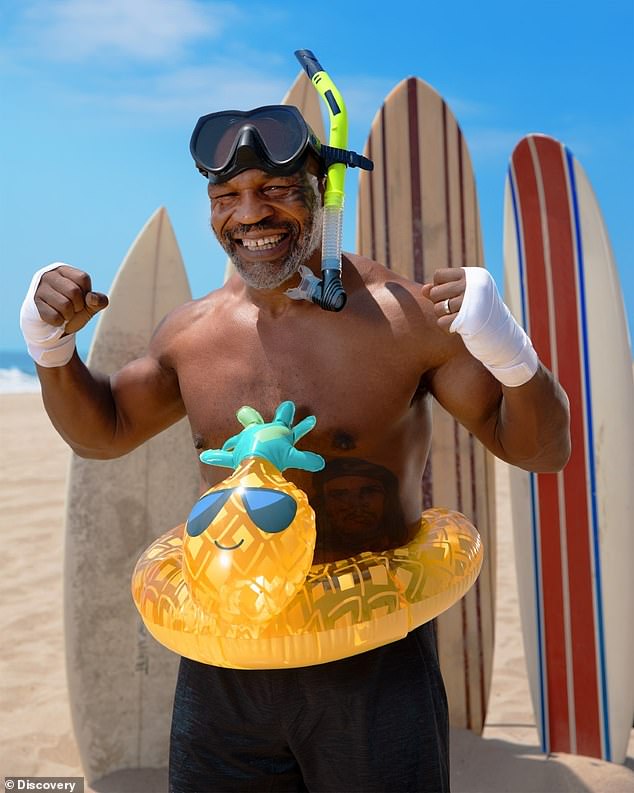 Mike Tyson masih terlihat bugar di usia ke-54. (Foto Daily Mail) 