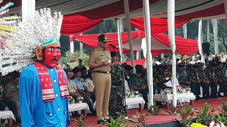 Pimpin Upacara, Anies Ajak Seluruh Rakyat Lakukan Aksi Nyata Bela Negara