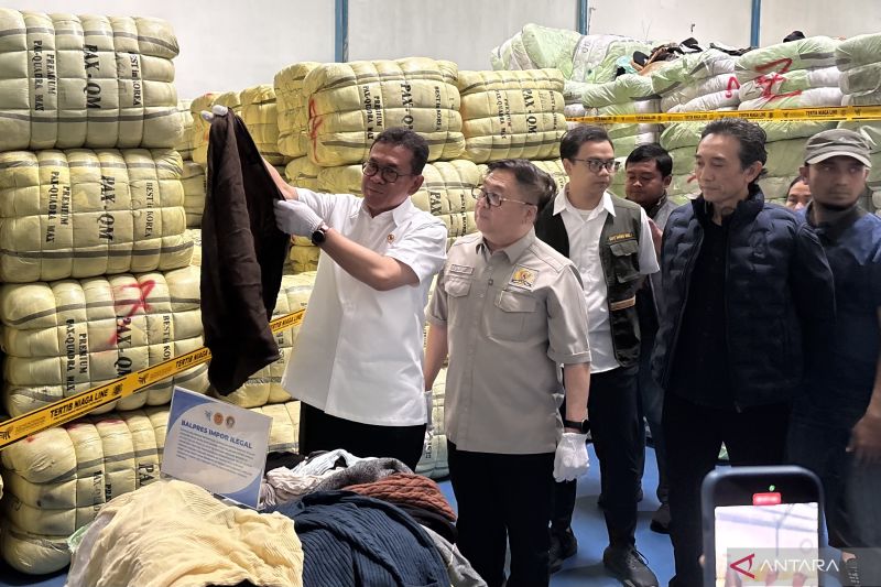 Kemendag Gagalkan Penyelundupan Pakaian Bekas Senilai Rp 112 Miliar, Komisi VI DPR: Harus Ada Penegakan Hukum Bila Terbukti Melanggar Aturan