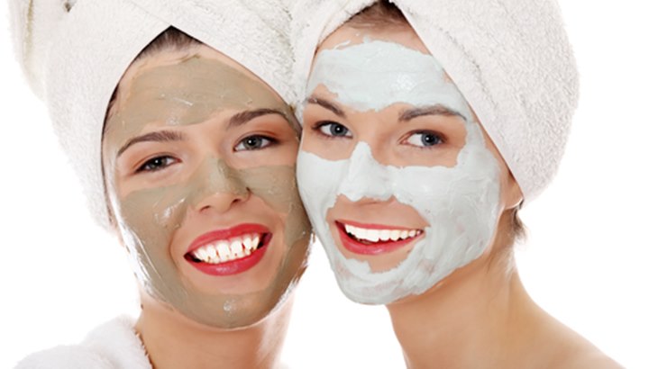Masker Tanah Liat, Mengencangkan dan Mencerahkan Wajah