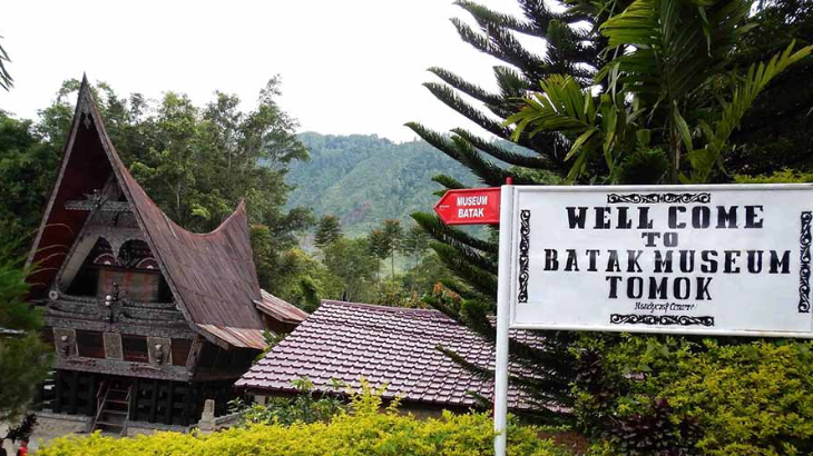 Wisata Sembari Mengenal Adat Batak di Museum Batak Tomok