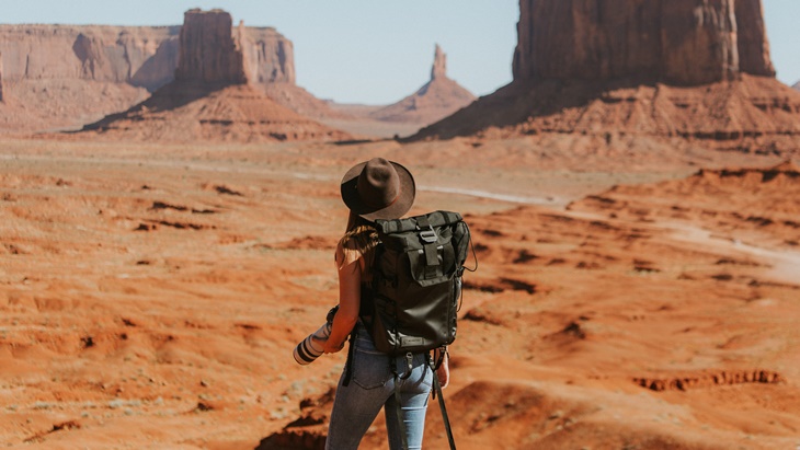 3 Skincare Wajib Dibawa untuk Liburan