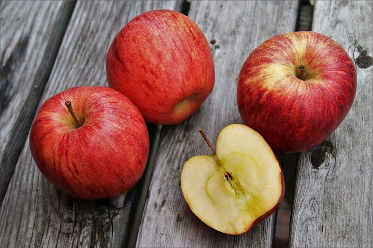 Apel sangat pas untuk dijadikan makanan bayi. (Foto: Pixabay/pasja1000)