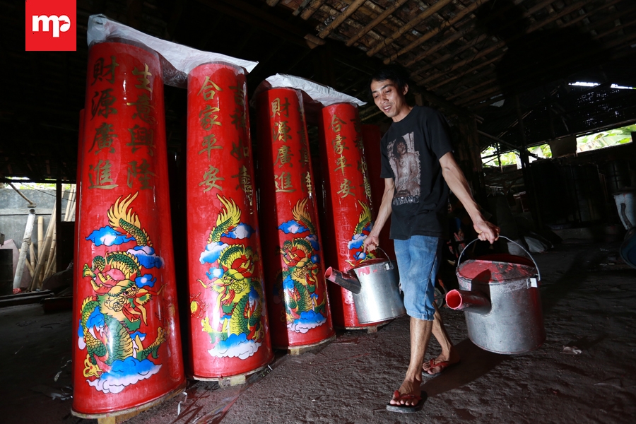 Imlek, Pengrajin Lilin dan Hio Mulai Banjir Order